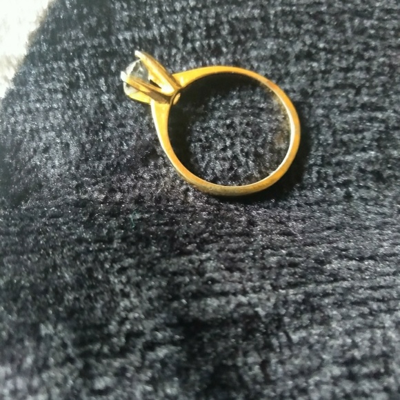 Gorgeous ring - Picture 2 of 4